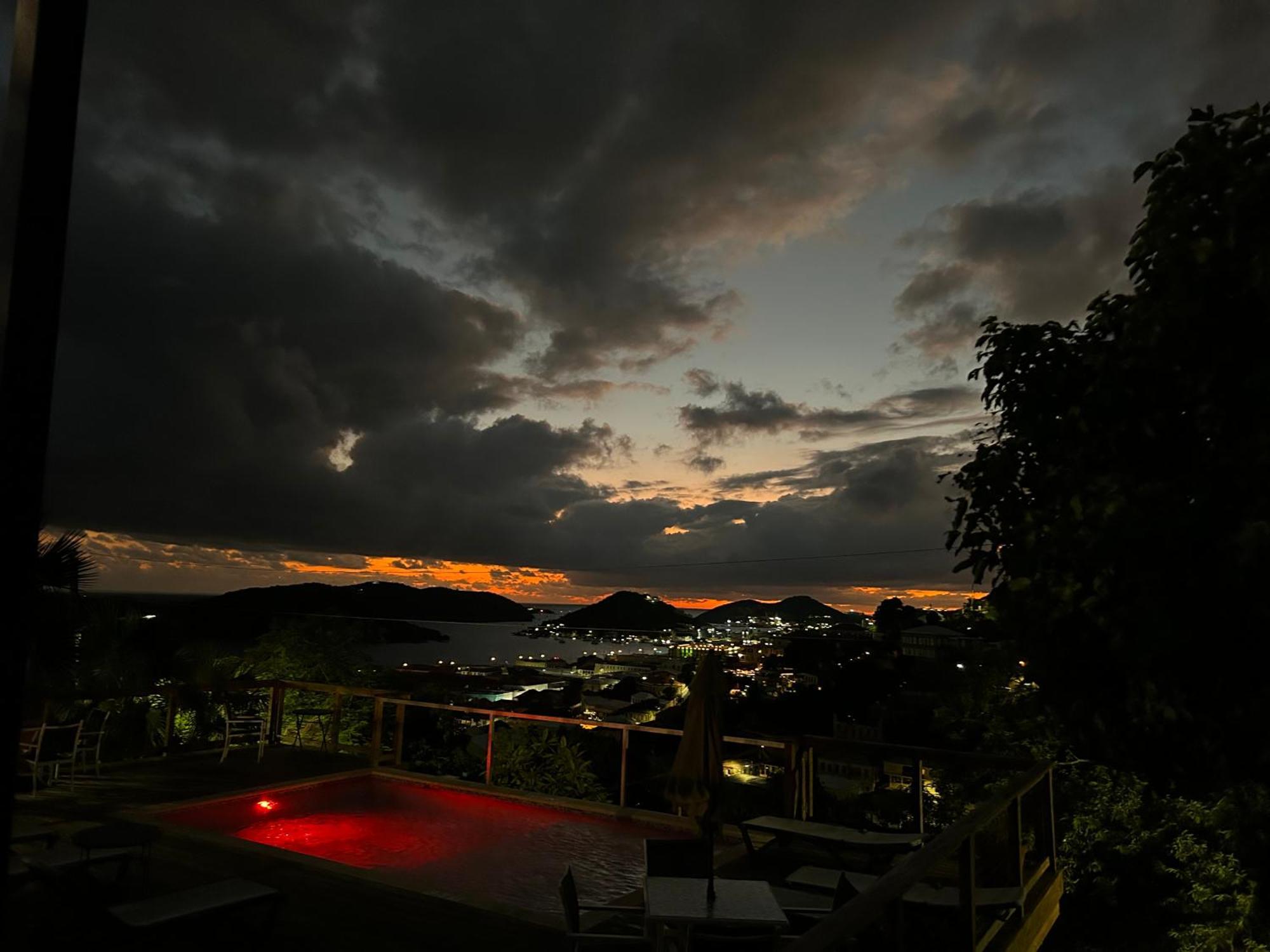 The Green Iguana Hotel Charlotte Amalie Exterior photo