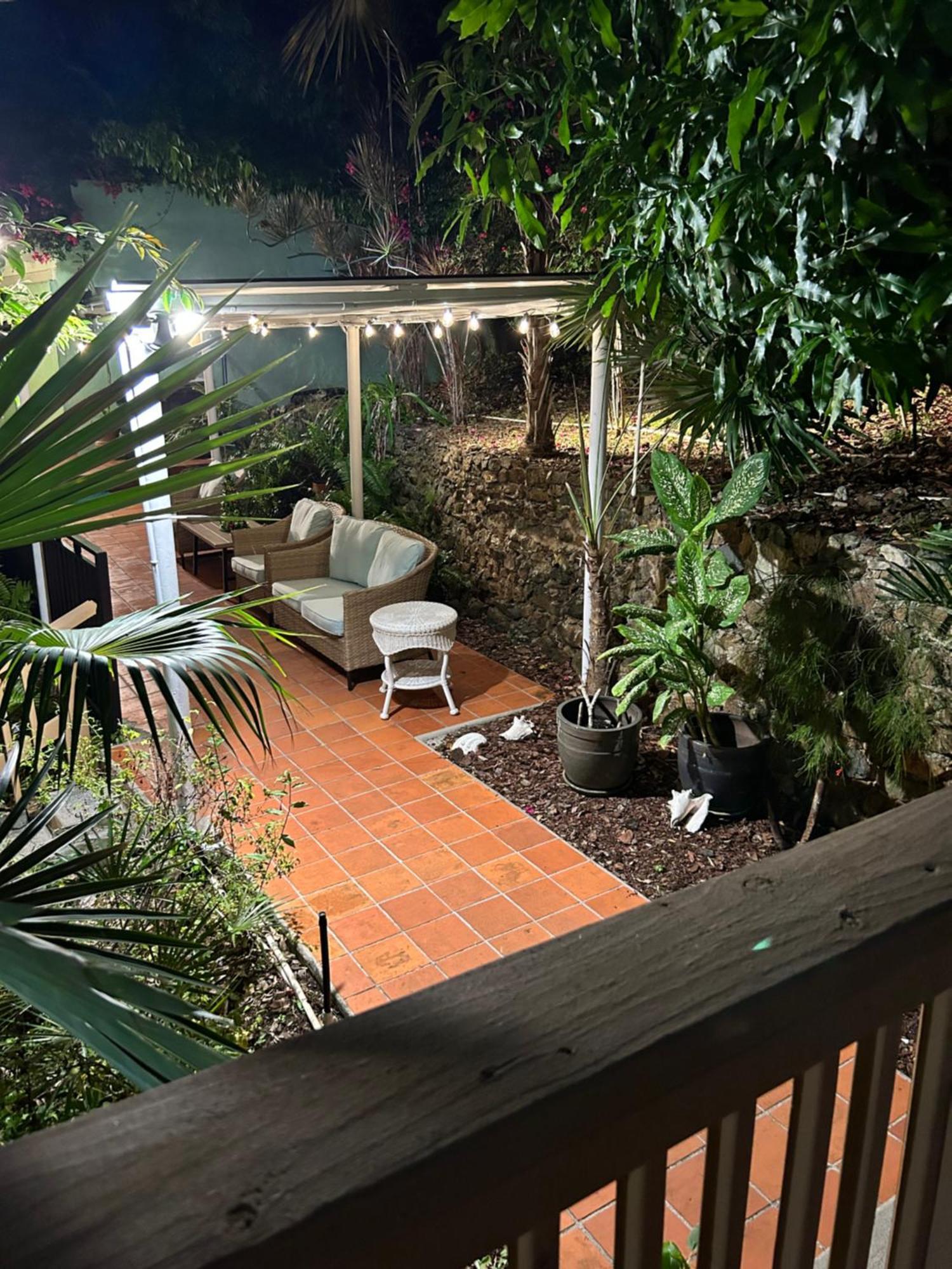 The Green Iguana Hotel Charlotte Amalie Exterior photo