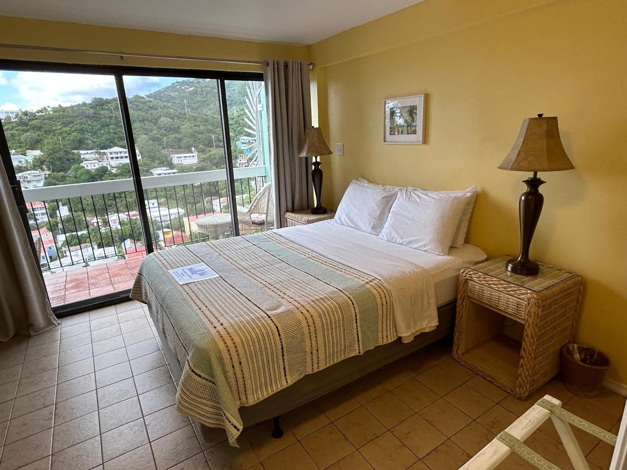 The Green Iguana Hotel Charlotte Amalie Exterior photo
